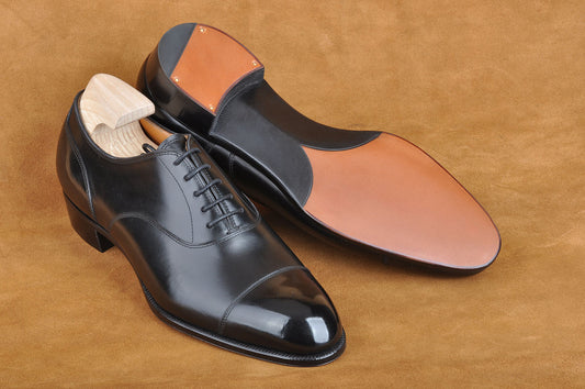 Classic Wholecut Oxford in Black
