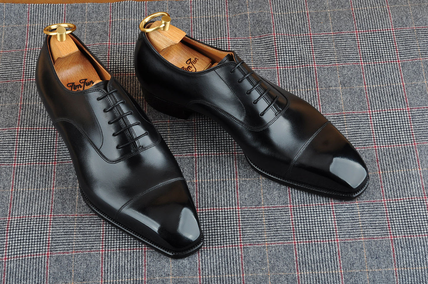Classic Wholecut Oxford