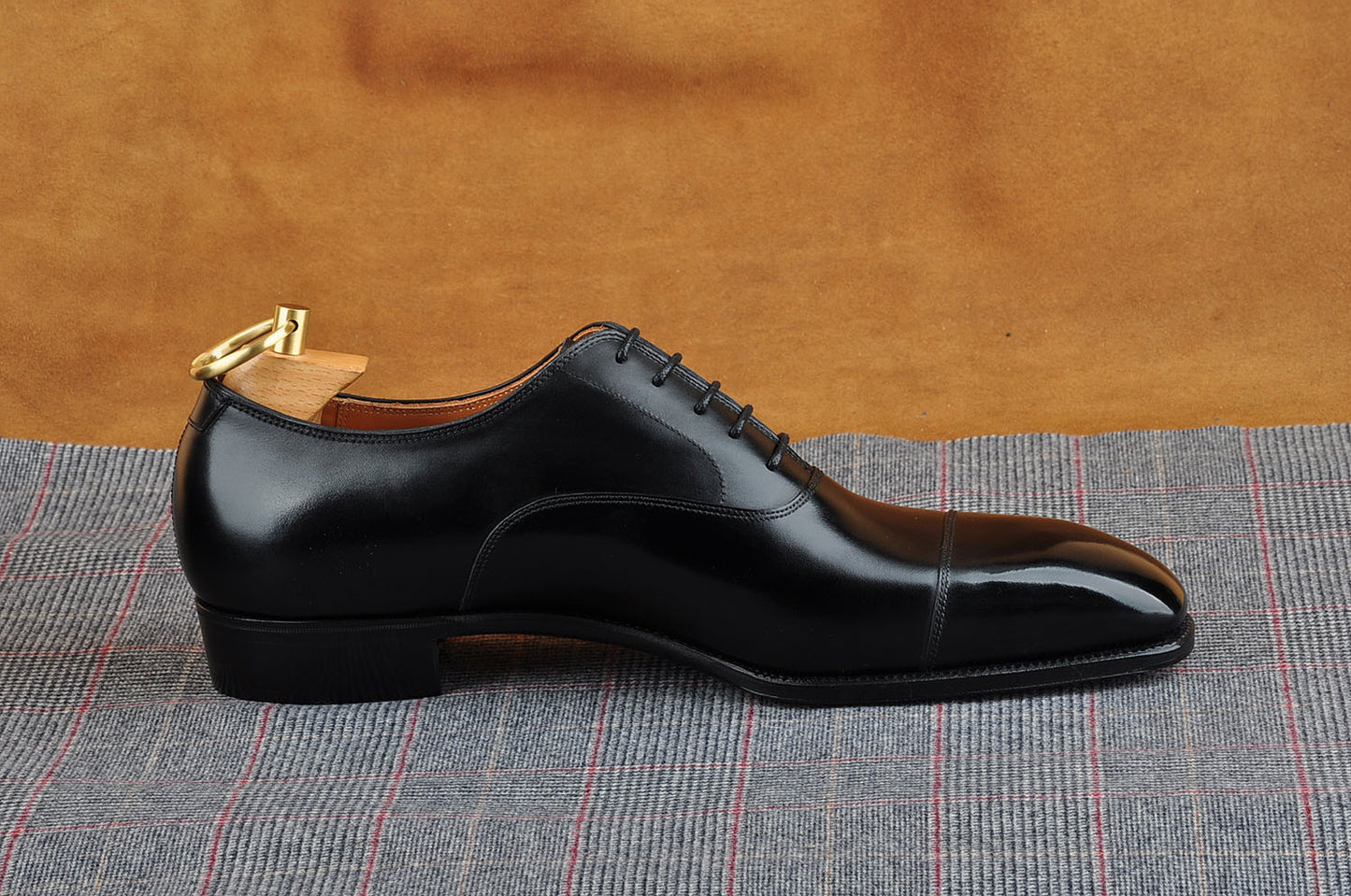 Classic Wholecut Oxford