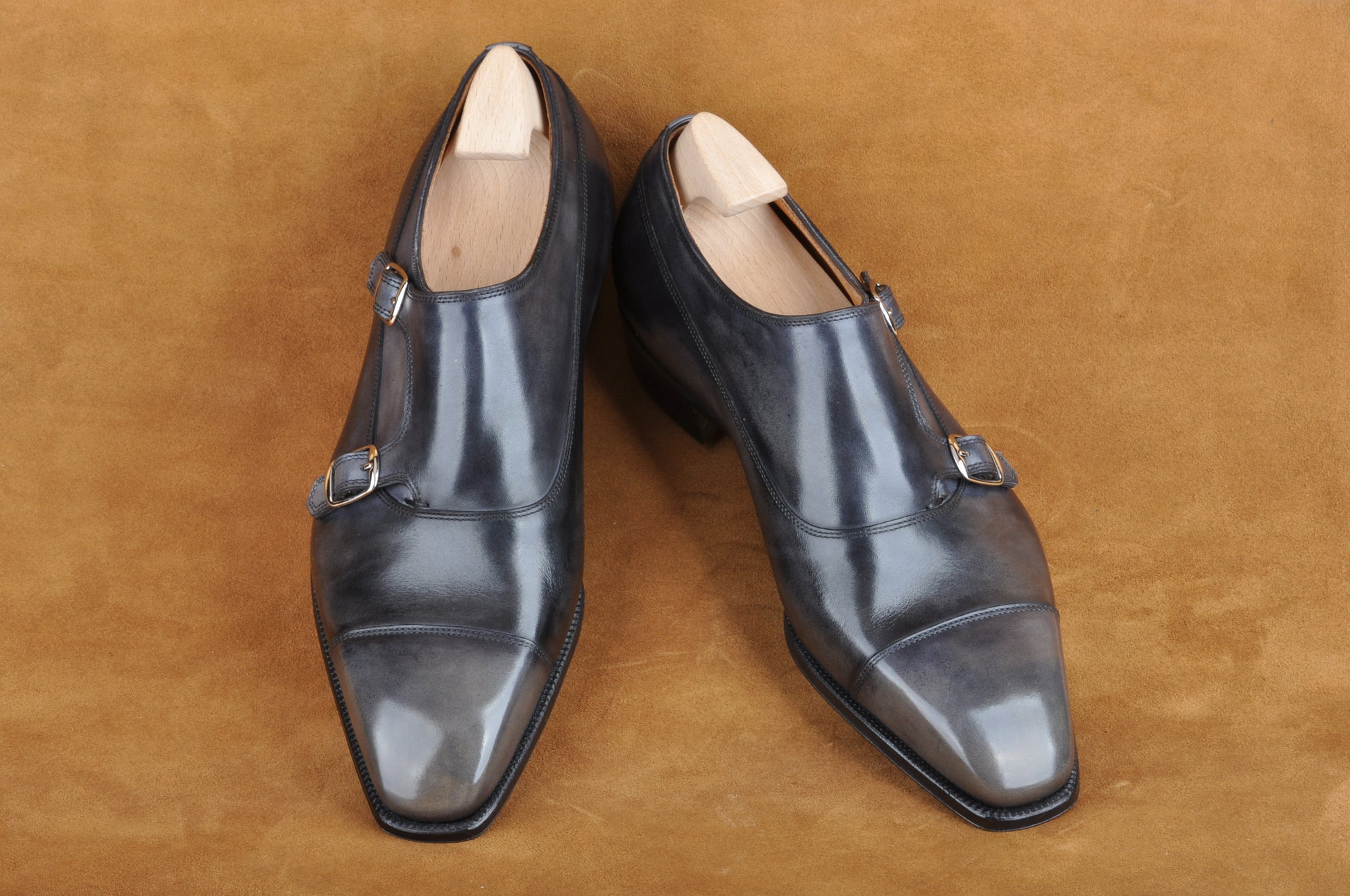 Double Monk in Hand-Patina Grey