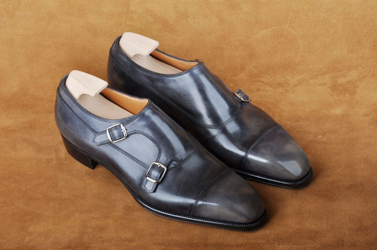 Double Monk in Hand-Patina Grey