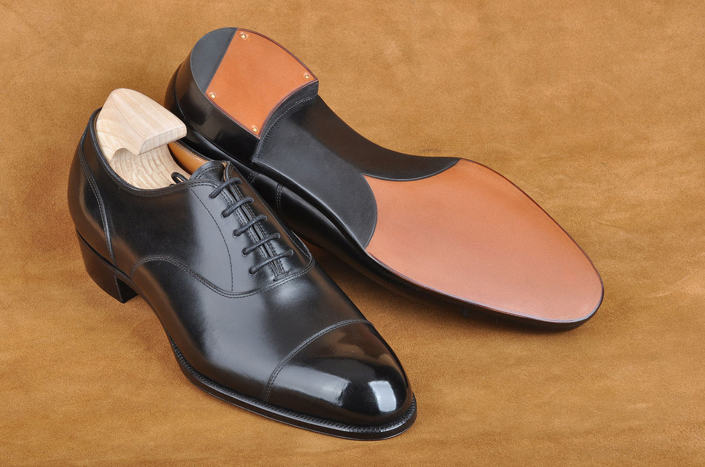 Classic Wholecut Oxford in Black