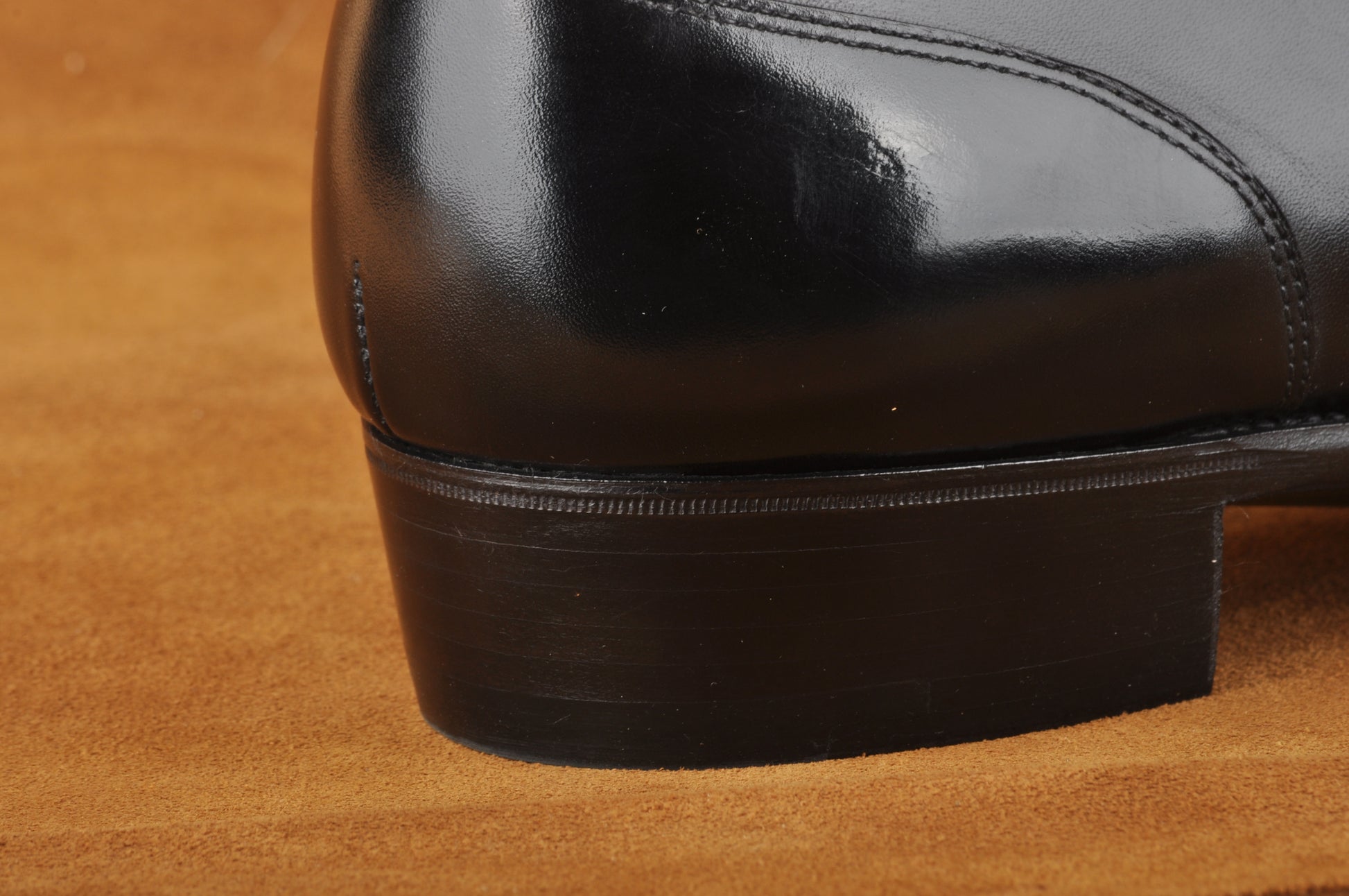 Classic Wholecut Oxford in Black
