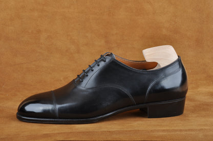 Classic Wholecut Oxford in Black