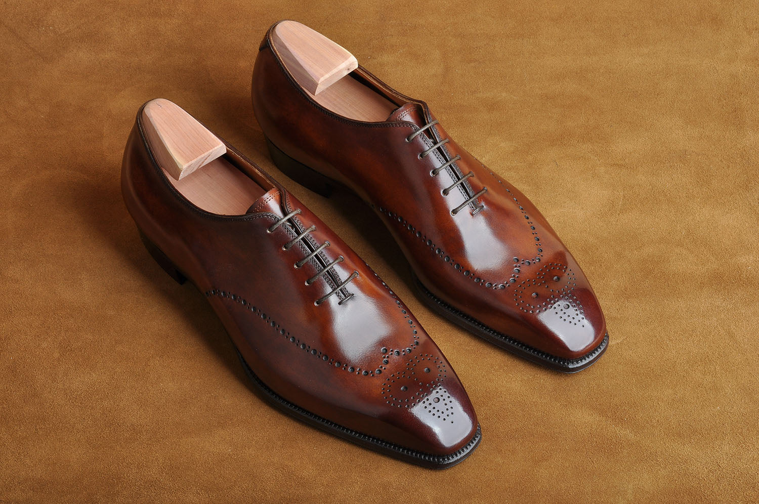 Wholecut Brogue in Hand-Patina Brown