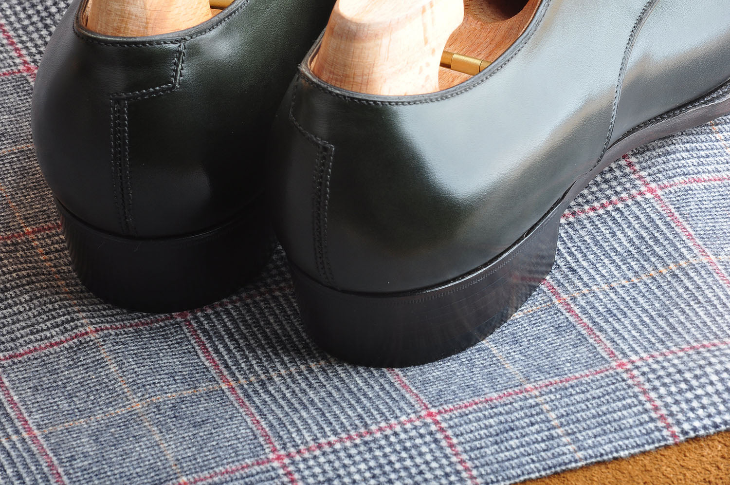 Two-Eyelet Derby in Hand-Patina Green