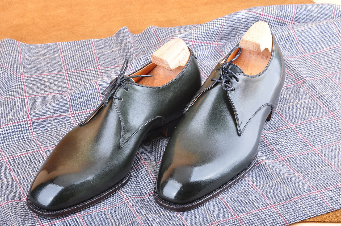Two-Eyelet Derby in Hand-Patina Green