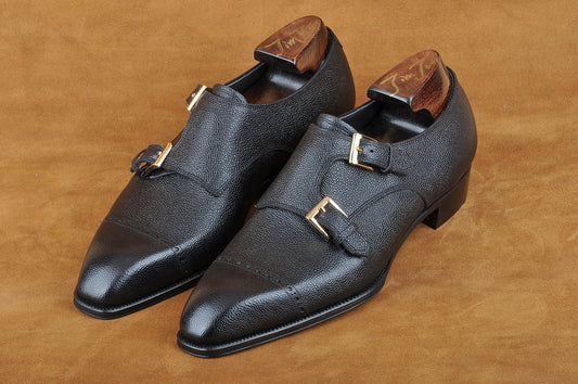 Double Monk in Black Pebble-Grain