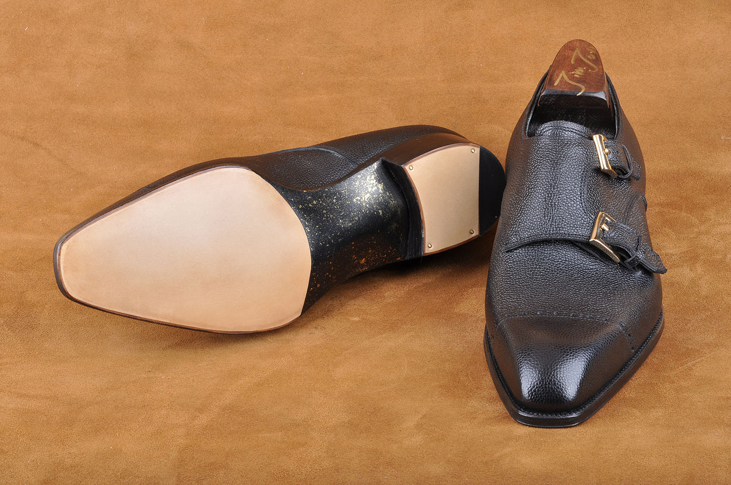 Double Monk in Black Pebble-Grain